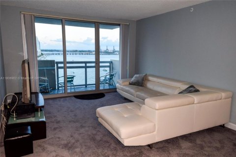 Copropriété à vendre à Miami Beach, Floride: 1 chambre, 67.08 m2 № 2016017 - photo 12
