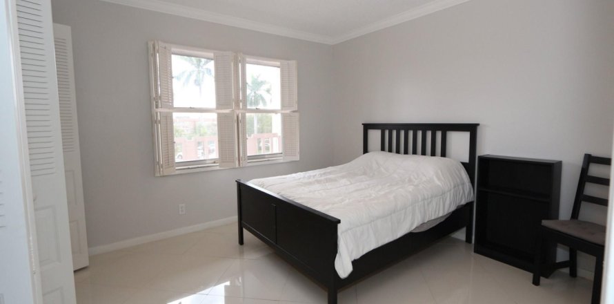 Condo in Sunrise, Florida, 2 bedrooms № 1159909