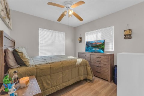 Villa ou maison à vendre à Miami Gardens, Floride: 4 chambres, 147.16 m2 № 1994717 - photo 21