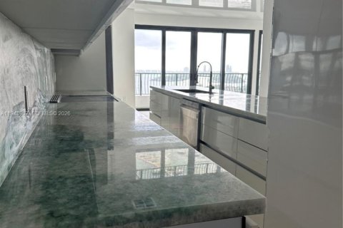 Снять в аренду кондоминиум в Майами, Флорида 2 спальни, 114.27м2, № 2004705 - фото 7