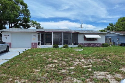 House in New Port Richey, Florida 2 bedrooms, 104.79 sq.m. № 1893731 - photo 6