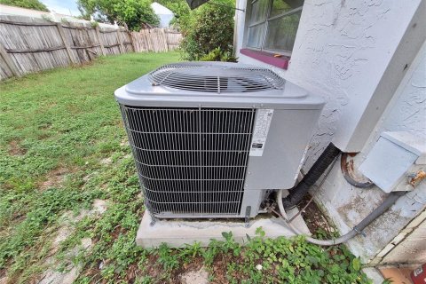 House in New Port Richey, Florida 2 bedrooms, 104.79 sq.m. № 1893731 - photo 24