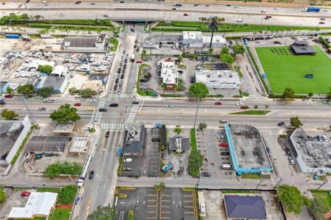 Propiedad comercial en venta en North Miami, Florida № 2015212 - foto 14