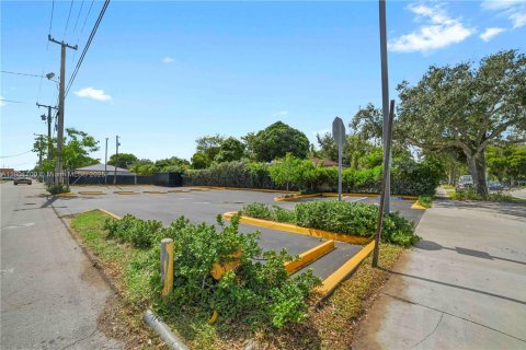 Propiedad comercial en venta en North Miami, Florida № 2015212 - foto 8