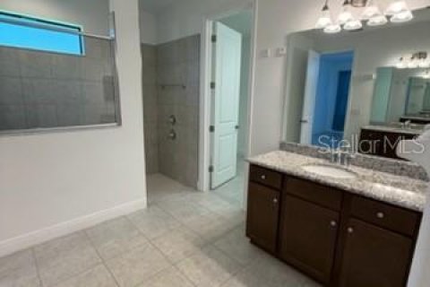 House in Sun City Center, Florida 4 bedrooms, 269.23 sq.m. № 2236566 - photo 12