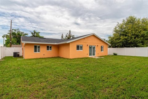 Villa ou maison à louer à Orlando, Floride: 3 chambres, 160.72 m2 № 2383883 - photo 6