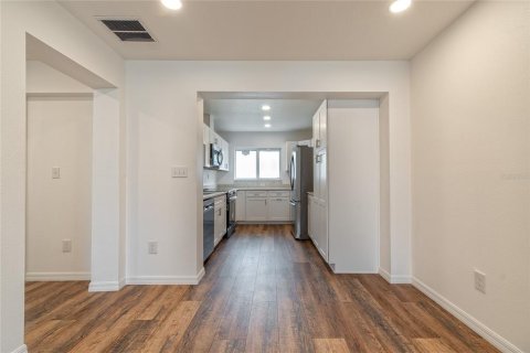 Villa ou maison à louer à Orlando, Floride: 3 chambres, 160.72 m2 № 2383883 - photo 14