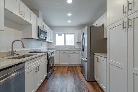 Villa ou maison à louer à Orlando, Floride: 3 chambres, 160.72 m2 № 2383883 - photo 15