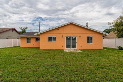 Villa ou maison à louer à Orlando, Floride: 3 chambres, 160.72 m2 № 2383883 - photo 5