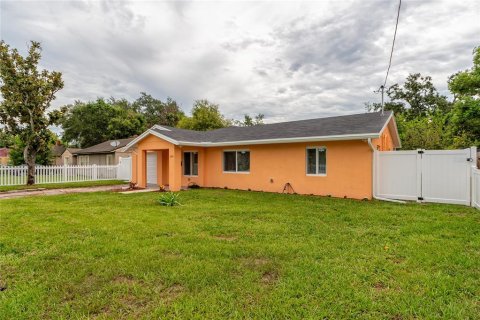 Villa ou maison à louer à Orlando, Floride: 3 chambres, 160.72 m2 № 2383883 - photo 4