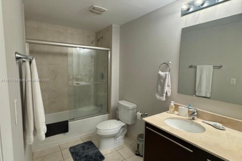 Copropriété à vendre à Miami, Floride: 1 chambre, 77.85 m2 № 1774556 - photo 2