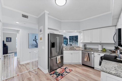 Condo in Bradenton, Florida, 2 bedrooms  № 2142317 - photo 12
