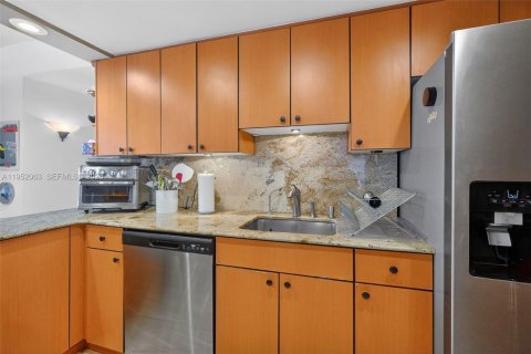 Condominio en venta en Miami Beach, Florida, 2 dormitorios, 122.63 m2 № 2006373 - foto 8