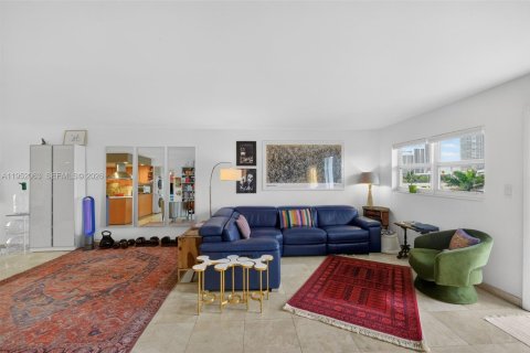 Condominio en venta en Miami Beach, Florida, 2 dormitorios, 122.63 m2 № 2006373 - foto 11