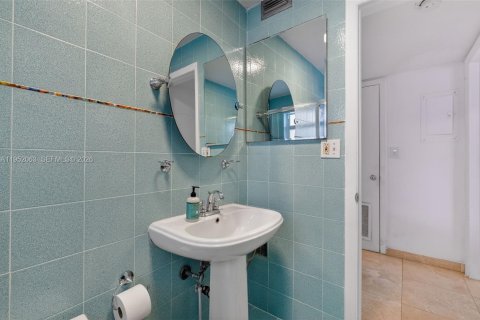 Condominio en venta en Miami Beach, Florida, 2 dormitorios, 122.63 m2 № 2006373 - foto 27