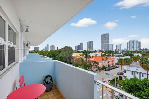 Condominio en venta en Miami Beach, Florida, 2 dormitorios, 122.63 m2 № 2006373 - foto 13