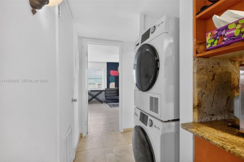 Condominio en venta en Miami Beach, Florida, 2 dormitorios, 122.63 m2 № 2006373 - foto 23