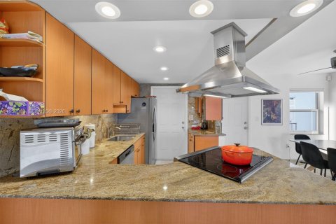 Condominio en venta en Miami Beach, Florida, 2 dormitorios, 122.63 m2 № 2006373 - foto 4