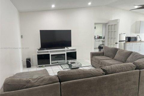 Casa en venta en Zephyrhills, Florida, 4 dormitorios, 200.2 m2 № 1834203 - foto 15