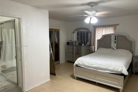 Casa en venta en Zephyrhills, Florida, 4 dormitorios, 200.2 m2 № 1834203 - foto 21