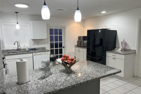 Casa en venta en Zephyrhills, Florida, 4 dormitorios, 200.2 m2 № 1834203 - foto 9