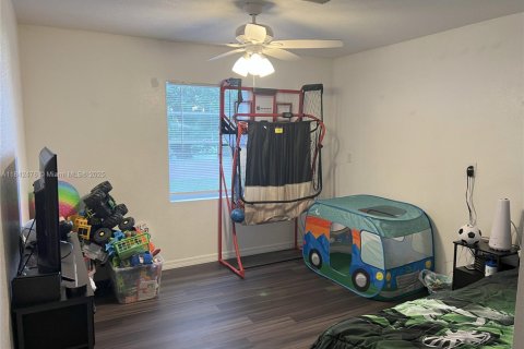 Casa en venta en Zephyrhills, Florida, 4 dormitorios, 200.2 m2 № 1834203 - foto 20