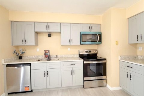 Appartement à louer à Largo, Floride: 2 chambres, 78.04 m2 № 2418964 - photo 6