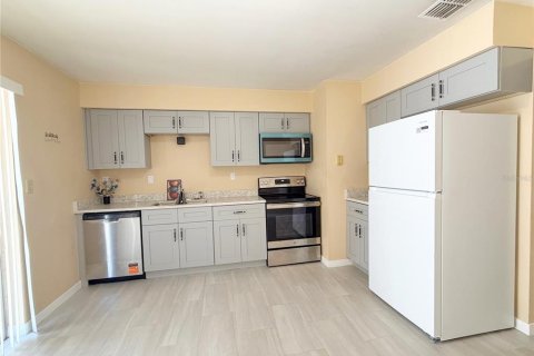 Appartement à louer à Largo, Floride: 2 chambres, 78.04 m2 № 2418964 - photo 7