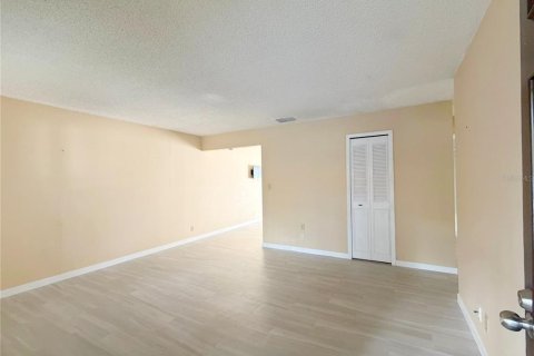Appartement à louer à Largo, Floride: 2 chambres, 78.04 m2 № 2418964 - photo 10