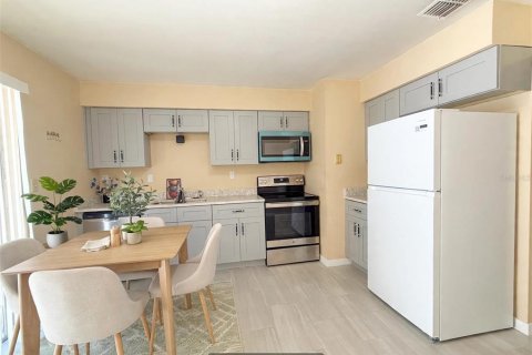 Appartement à louer à Largo, Floride: 2 chambres, 78.04 m2 № 2418964 - photo 2