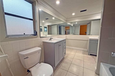 Casa en alquiler en Port Richey, Florida, 3 dormitorios, 133.97 m2 № 1895132 - foto 13