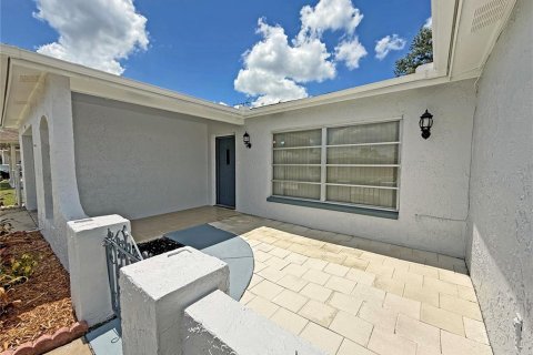 Casa en alquiler en Port Richey, Florida, 3 dormitorios, 133.97 m2 № 1895132 - foto 3