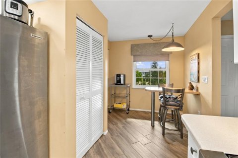 Condo in Bradenton, Florida, 2 bedrooms  № 2393382 - photo 26