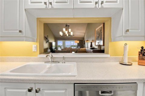 Condo in Bradenton, Florida, 2 bedrooms  № 2393382 - photo 23