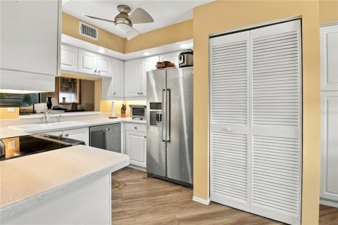 Condo in Bradenton, Florida, 2 bedrooms  № 2393382 - photo 20