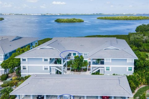 Condo in Bradenton, Florida, 2 bedrooms  № 2393382 - photo 7