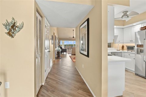 Condo in Bradenton, Florida, 2 bedrooms  № 2393382 - photo 19