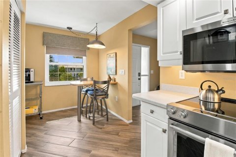 Condo in Bradenton, Florida, 2 bedrooms  № 2393382 - photo 25