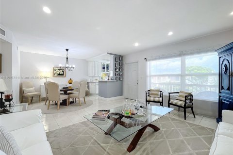 Condo à Pompano Beach, Floride, 2 chambres  № 2079738