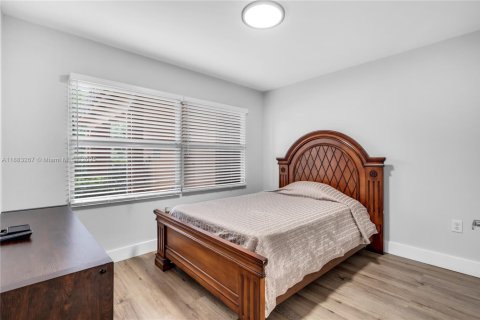 Condo in Pembroke Pines, Florida, 2 bedrooms  № 1929579 - photo 7