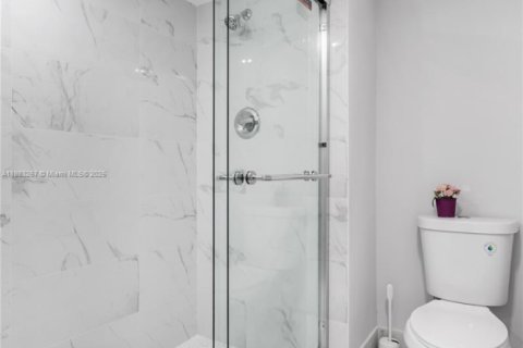 Condo in Pembroke Pines, Florida, 2 bedrooms  № 1929579 - photo 18