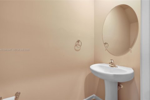 Touwnhouse à vendre à Mangonia Park, Floride: 3 chambres, 135.08 m2 № 2043180 - photo 15