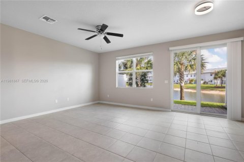 Touwnhouse à vendre à Mangonia Park, Floride: 3 chambres, 135.08 m2 № 2043180 - photo 11