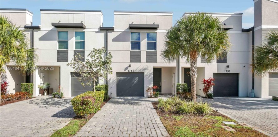 Touwnhouse à Mangonia Park, Floride 3 chambres, 135.08 m2 № 2043180