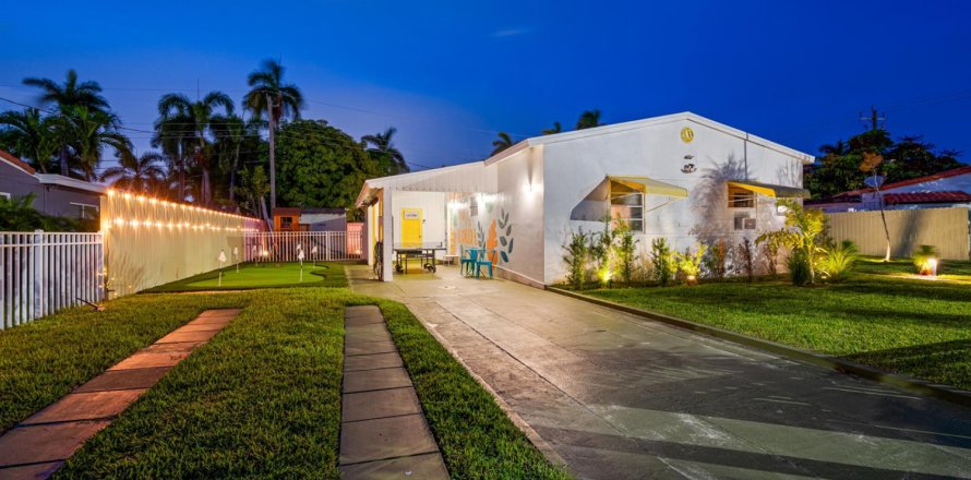 Villa ou maison à Hallandale Beach, Floride 3 chambres, 91.97 m2 № 2433939