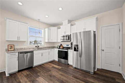 Casa en venta en Green Cove Springs, Florida, 5 dormitorios, 235.97 m2 № 2195775 - foto 4