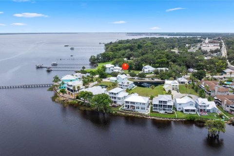 Casa en venta en Green Cove Springs, Florida, 5 dormitorios, 235.97 m2 № 2195775 - foto 2