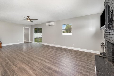 House in Altamonte Springs, Florida 3 bedrooms, 152.17 sq.m. № 1873144 - photo 10