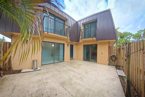 Adosado en venta en Stuart, Florida, 2 dormitorios, 119.66 m2 № 2240555 - foto 4