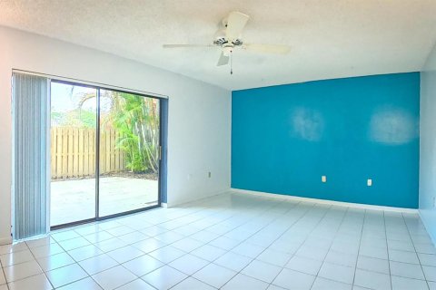 Adosado en venta en Stuart, Florida, 2 dormitorios, 119.66 m2 № 2240555 - foto 15